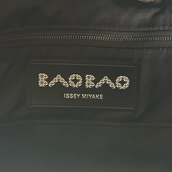 Issey Miyake Bao Bao Distortion Clutch Bag in Platinum Mix - Picture 2 of 11